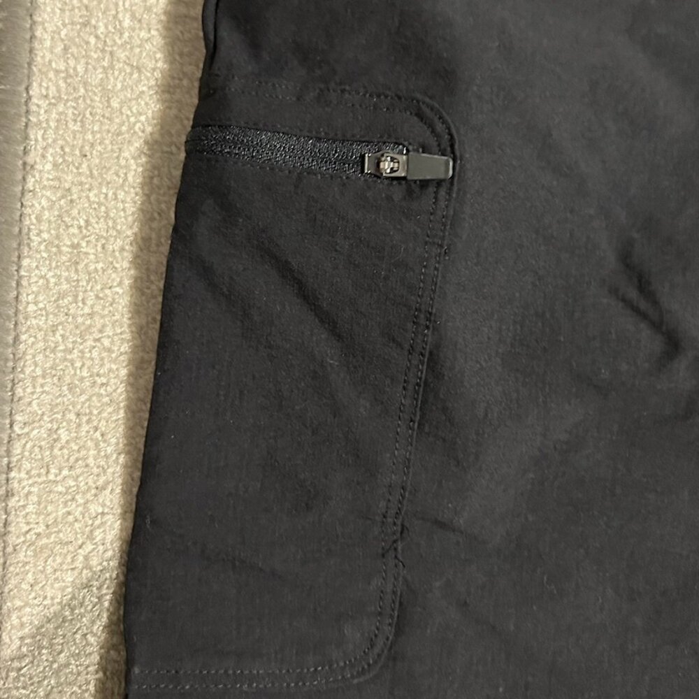 NWT Eddie Bauer Black Sky Ruched Hem Capris Women's Size M - Picture 4 of 11